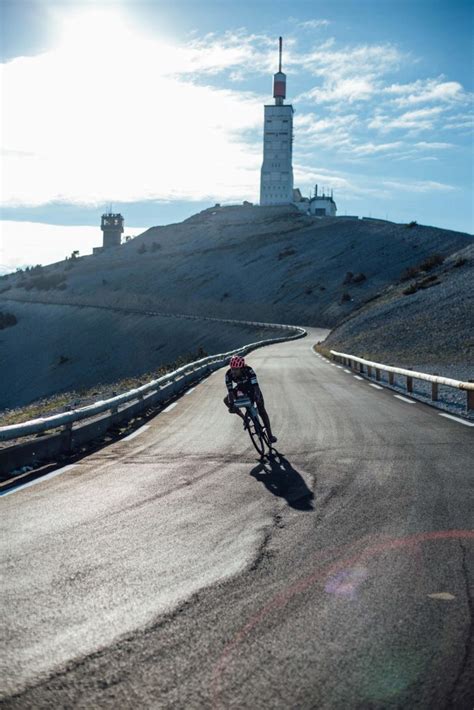 Lachlan Mortons Alt Tour Ends In Paris A Solo Ride Of 5 509km In 18