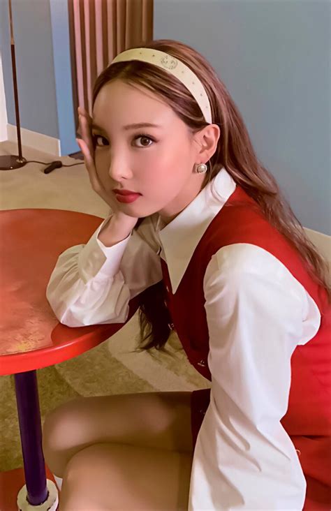 Eyes Wide Open Photocard Nayeon