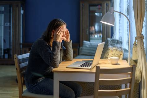 Ansiedade no trabalho Conheça as causas sintomas e como lidar