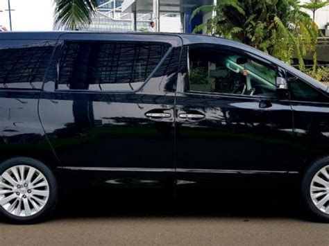 Toyota Alphard Transformer Luxury Bali Travel