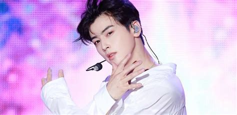 Astros Eunwoo Becomes 10x Sexier In The Rain And These Pictures Prove It Koreaboo