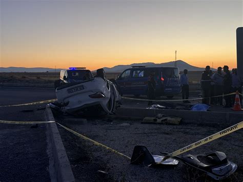 Cenaze Yolunda Kaza Otomobildeki Ki I Hayat N Kaybetti Internet Haber