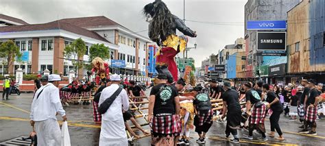 Menyambut Hari Raya Nyepi Umat Hindu Di Kota Ambon Pawai Ogoh Ogoh