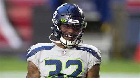 Seahawks Rb Chris Carson Likely Out For Tnf Game Against Cardinals