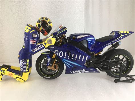 いします ヤフオク ヤマハ YZR M1 バレンティーノロッシ テ 1 12 までご