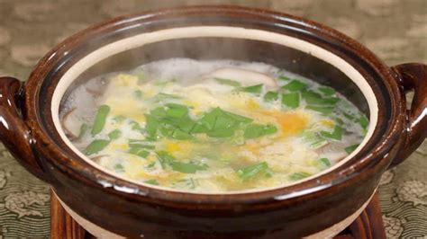 Garlic Chive Egg-Drop Zosui Recipe (Japanese Rice Soup with Shiitake Mushroom) - Cooking with Dog