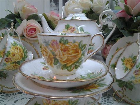 Lovely Treasures From English Garden Royal Albert Tea Rose