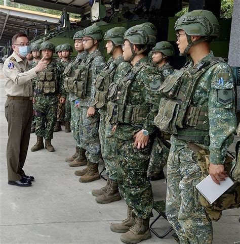 周廣齊視導戰備部隊 鼓勵持恆進修 軍聞 周廣齊視導戰備部隊 鼓勵持恆進修 青年日報