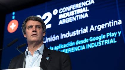 La insólita reacción de Prat Gay cuando le preguntaron por Lavagna