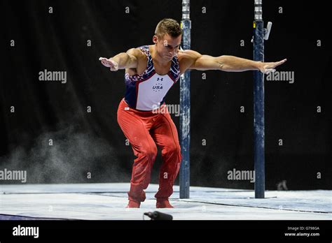 Sam Mikulak Landing Hi Res Stock Photography And Images Alamy