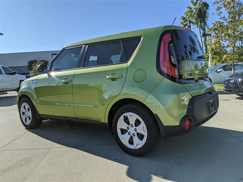 Pre Owned 2015 Kia Soul Base Fwd Hatchback