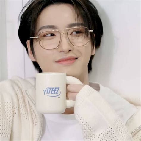 Park Seonghwa Ateez 𓆩♡𓆪 Glasses Inspiration Cute Celebrity Guys Pretty Men