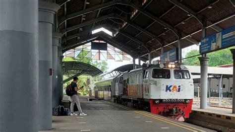 Tiket Kereta Api Untuk Mudik Lebaran Terjual Hampir Persen