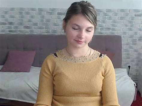 Fairy Girl Naked Stripping On Cam For Live Sex Video Chat Gyrls