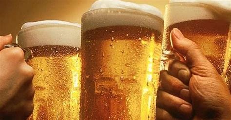 La Birra allunga la vita Ecco i 10 benefici della bevanda più bevuta