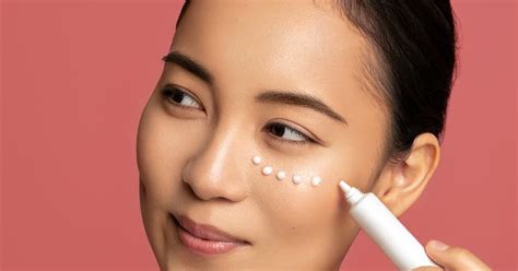 How To Apply Eye Cream The Right Way For Optimal Results