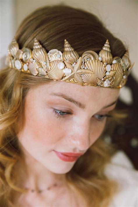 Pin By Philomena Roses On Coronas Y Tiaras Seashell Crown Sea