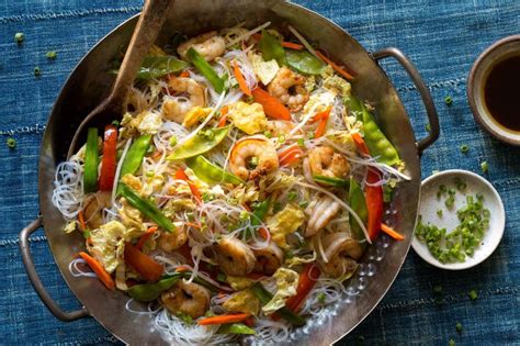 Singapore Stir Fried Glass Noodles With Shrimp And Snow Peas Sunbasket