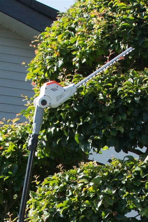 IKRA Batteridrevet Teleskop Hekksaks Garden Tools