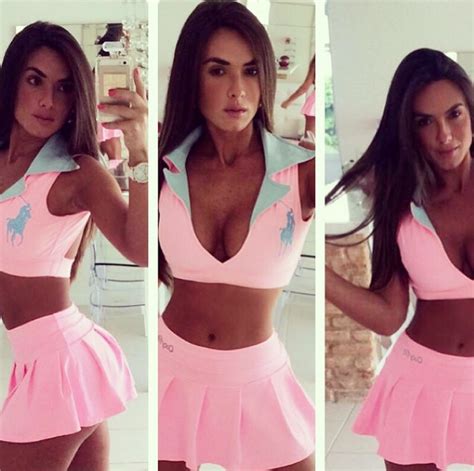 Ego Nicole Bahls Faz Selfie E Mostra Look Combinando Para Malhar