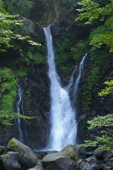 お盆休み、避暑に栃木県日光の裏見ノ滝です！！ ビーズうさぎのハナちゃんです！！