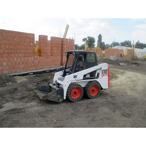 Аренда Bobcat S100 заказать мини-погрузчик в Москве: Аренда Бобкэт