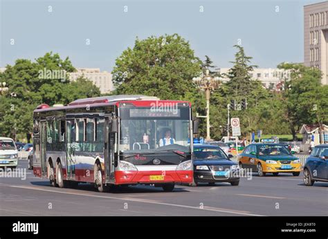 Yutong bus hi-res stock photography and images - Alamy