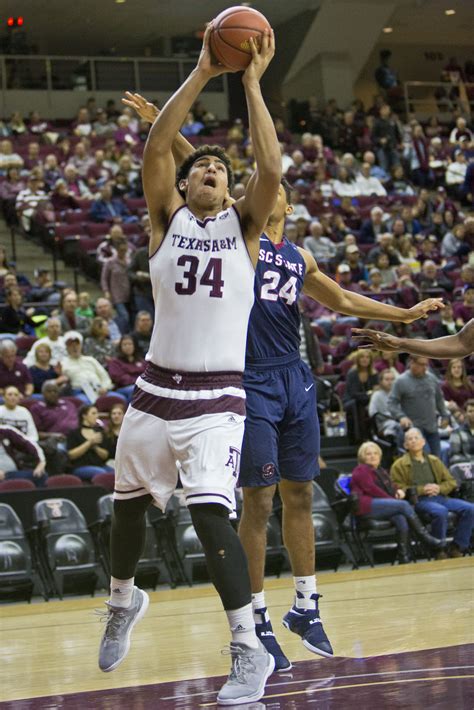 Texas A&M men's basketball team to face No. 21 Arizona at Toyota Center ...