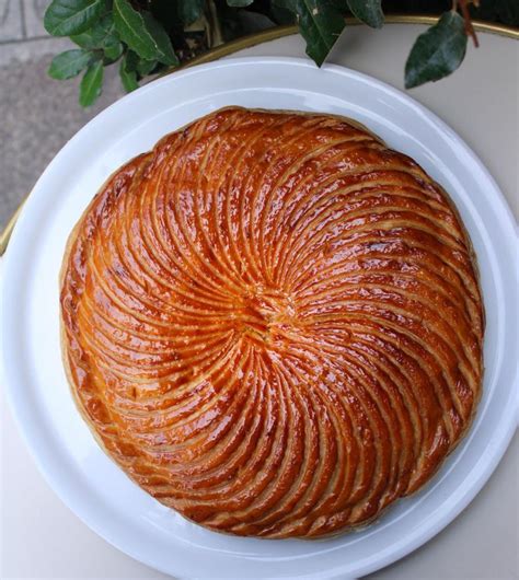 La Galette des Rois traditionnelle et délicieuse de Maison Louvard 2024