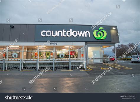 20,868 Supermarket Front Stock Photos, Images & Photography | Shutterstock