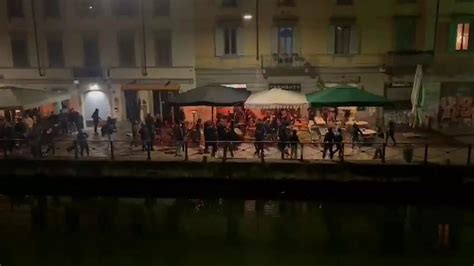 Milano Guerriglia Sui Navigli Tra Tifosi Milan Psg Grave Un Francese