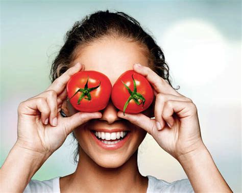 Tomato On Face Benefits Diy Face Pack Recipe Side Effects Atelier