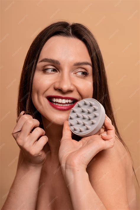 Free Photo Medium Shot Woman Giving Herself Scalp Massage