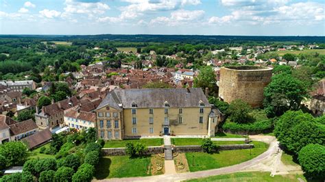 St Sauveur En Puisaye Et Colette La Bourgogne