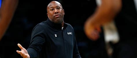 Mike Brown Is The Nbas First Unanimous Coach Of The Year Gonetrending