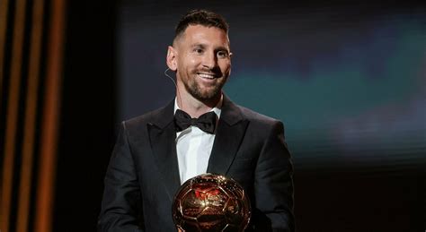 Pallone D Oro Messi Vince Il Suo Ottavo Trofeo Ringrazio Mia Moglie