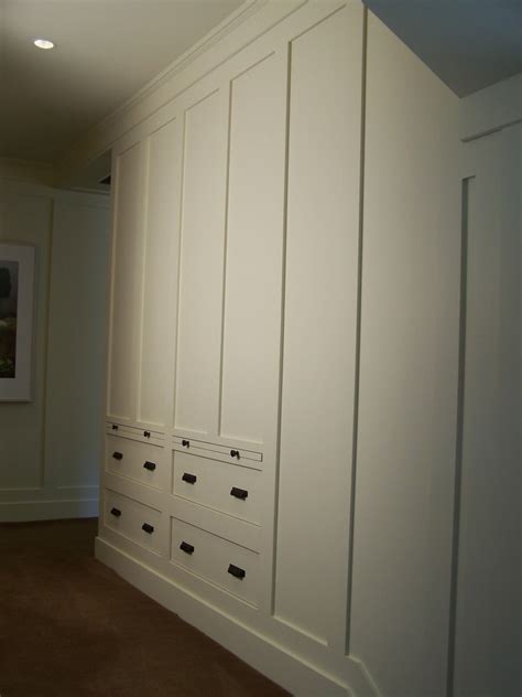 Drawers Built Into Wall Paneling Classique Armoire Et Dressing