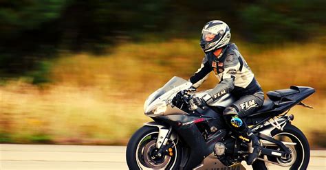 THE MOST PROVEN AND BEST TIRES FOR SPORT AND NAKED MOTORCYCLES Motobit