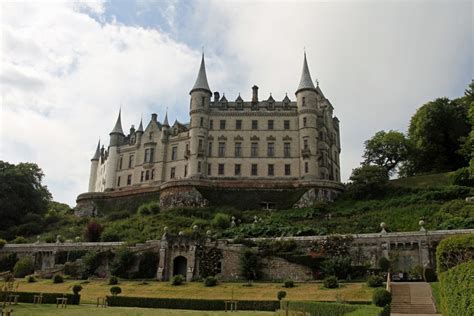 Stay in a Castle in Scotland: Experience Royalty - Juniper Tours