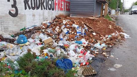 Asunci N Sin Orden Veredas Desaparecen Entre Basura Y Escombros