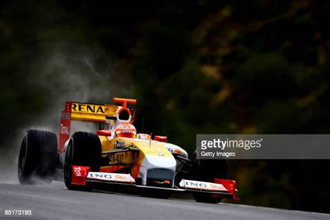 Renault R29 Formula Photos And Premium High Res Pictures Getty Images