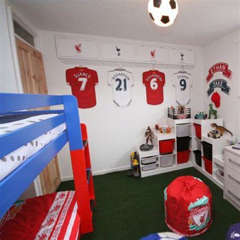 35 Coolest Soccer Themed Bedroom Ideas For Boys