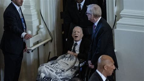 Jimmy Carter Wohnt Trauerfeier F R Rosalynn Im Rollstuhl Bei