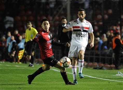 Nas Cobran As De P Naltis S O Paulo Eliminado Da Copa Sul Americana