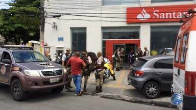 Bahia Meio Dia Salvador Homens Armados Assaltam Banco No Bairro Da