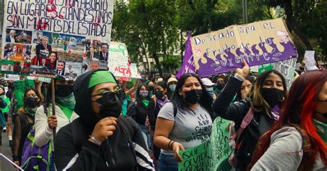 Colectivos Feministas Marchan En La Cdmx