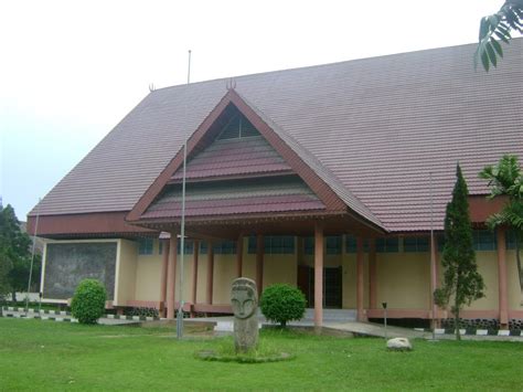 Museum Negeri Propinsi Sulawesi Tengah