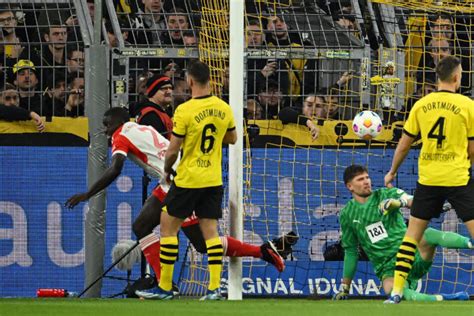 Machtdemonstration Im Spitzenspiel Furioser Fc Bayern Zerlegt Den Bvb