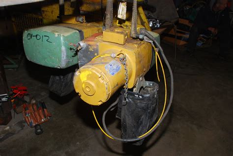 Of Yale Kel L S Lbs Ton Chain Hoist Ph