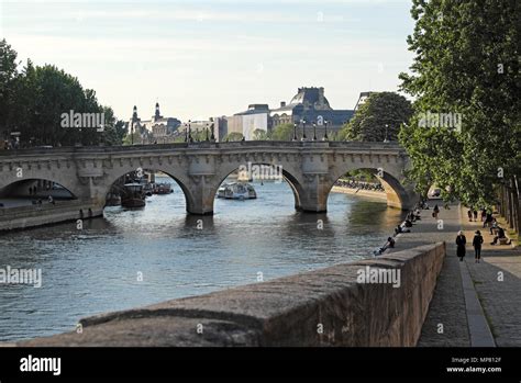 River Seine Bridges High Resolution Stock Photography and Images - Alamy